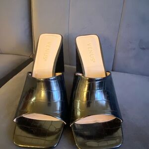 Venus Faux Leather Croc Mules - Size 7